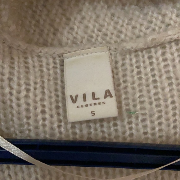 Long belted cardigan from the European brand Villa, purchased in Norway - Picture 2 of 2